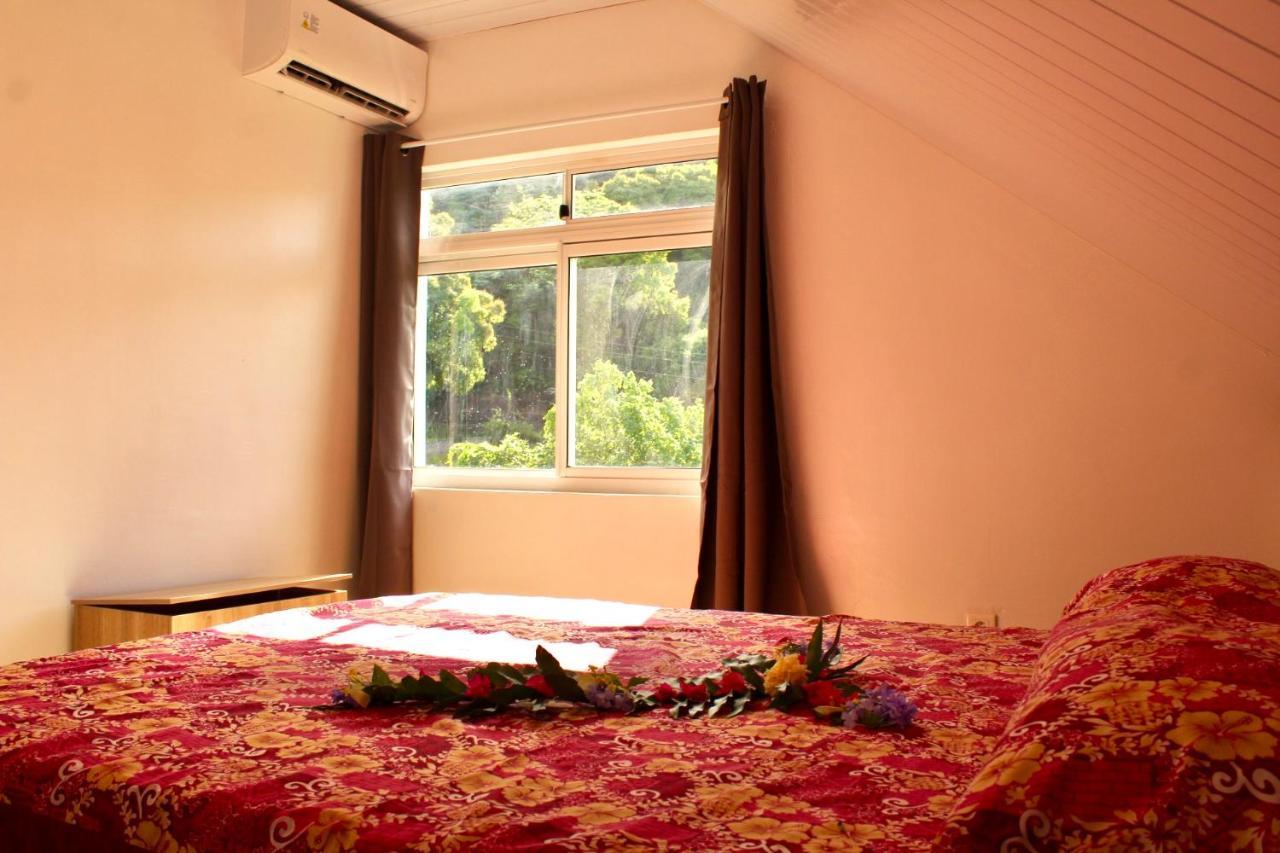 Tekauhivai Lodge อุตูโรอา ภายนอก รูปภาพ